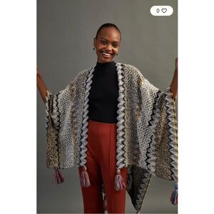 Anthropologie brand Michael Stars Bohemian Fringed Knit Kimono Size OS